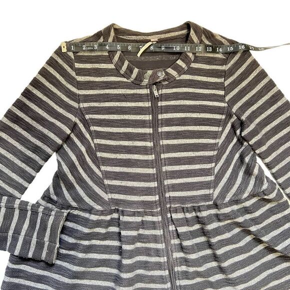 FREE PEOPLE Gray striped peplum sweater jacket Size Small zip up cotton blend - Picture 10 of 11